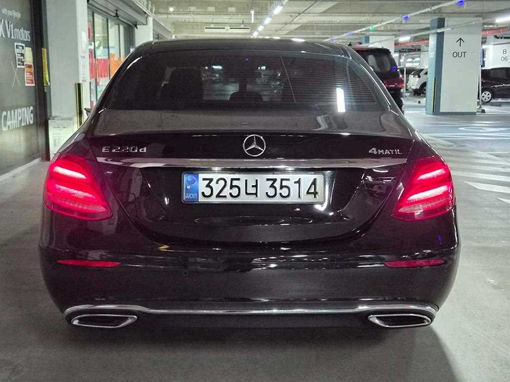 벤츠 E 클래스 E-클래스 W213 E220d 4MATIC 익스클루시브 이미지 5