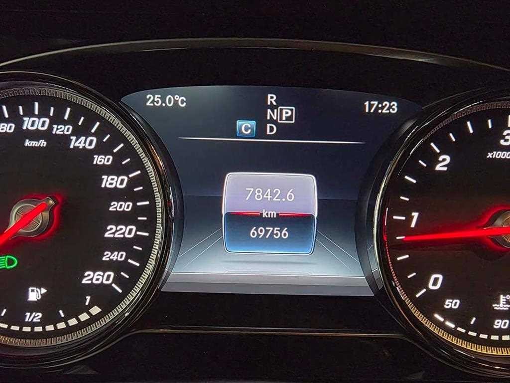 벤츠 E 클래스 E-클래스 W213 E220d 4MATIC 익스클루시브 이미지 9