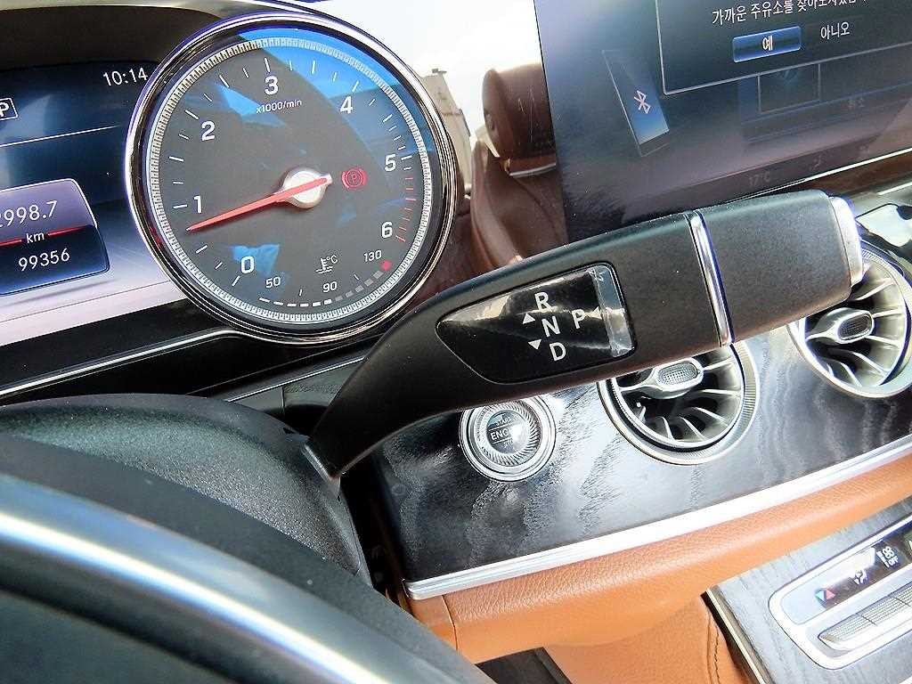 벤츠 E 클래스 E-클래스 W213 E220d 카브리올레 이미지 16