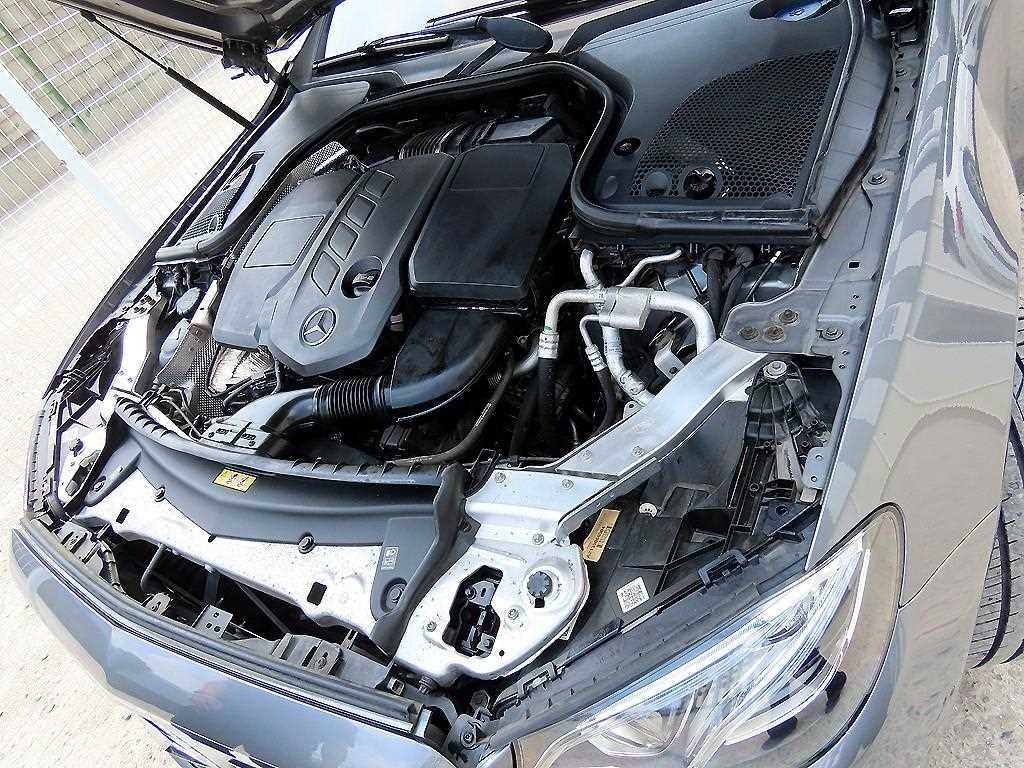 벤츠 E 클래스 E-클래스 W213 E220d 카브리올레 이미지 19