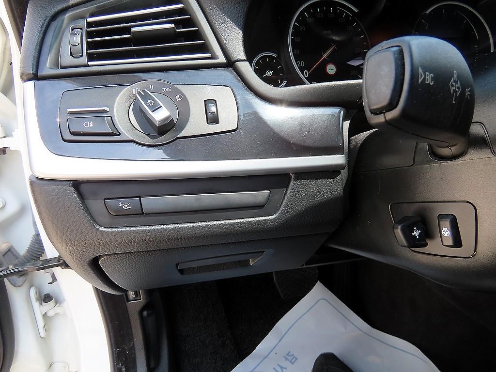 BMW 5시리즈 5시리즈 (F10) 520d xDrive 이미지 13