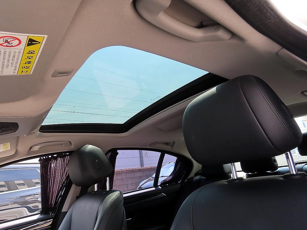 BMW 5시리즈 5시리즈 (F10) 520d xDrive 이미지 17