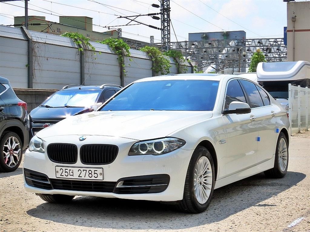 BMW 5시리즈 5시리즈 (F10) 520d xDrive 이미지 2