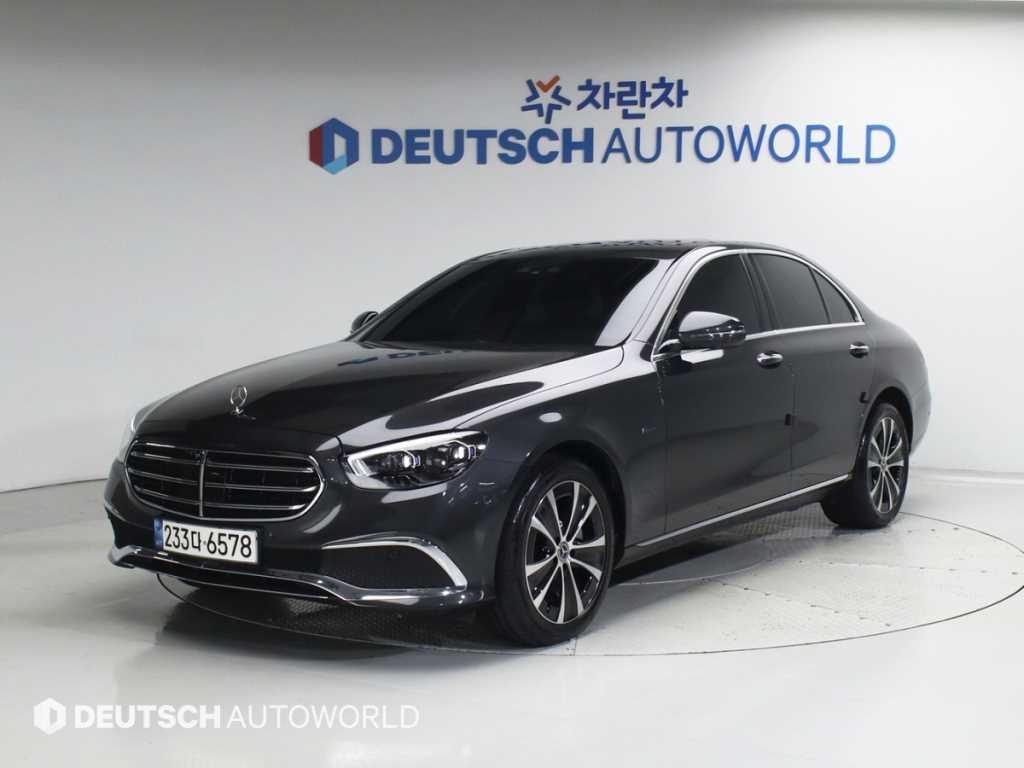 벤츠 E 클래스 E-클래스 W213 E300e 4MATIC 익스클루시브 이미지 1