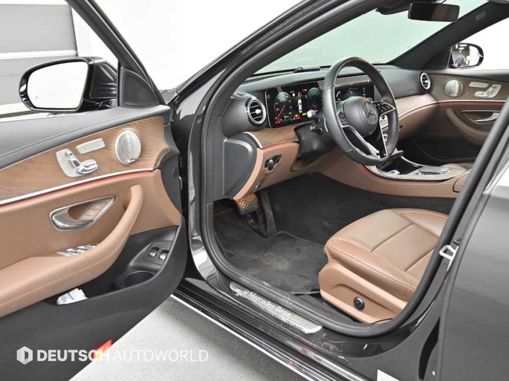 벤츠 E 클래스 E-클래스 W213 E300e 4MATIC 익스클루시브 이미지 11