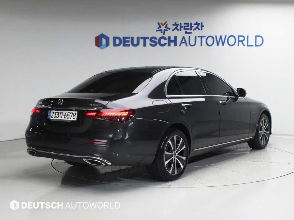벤츠 E 클래스 E-클래스 W213 E300e 4MATIC 익스클루시브 이미지 2