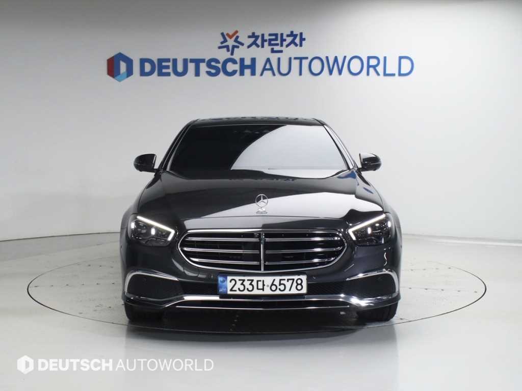 벤츠 E 클래스 E-클래스 W213 E300e 4MATIC 익스클루시브 이미지 3