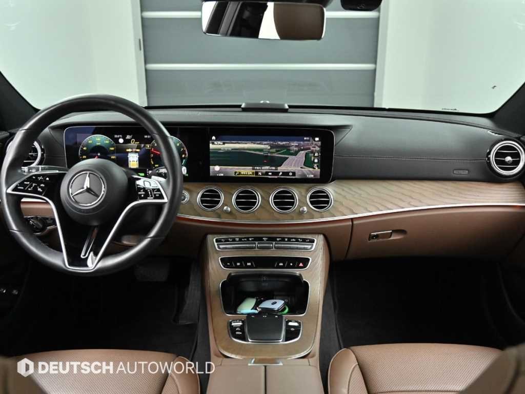 벤츠 E 클래스 E-클래스 W213 E300e 4MATIC 익스클루시브 이미지 7