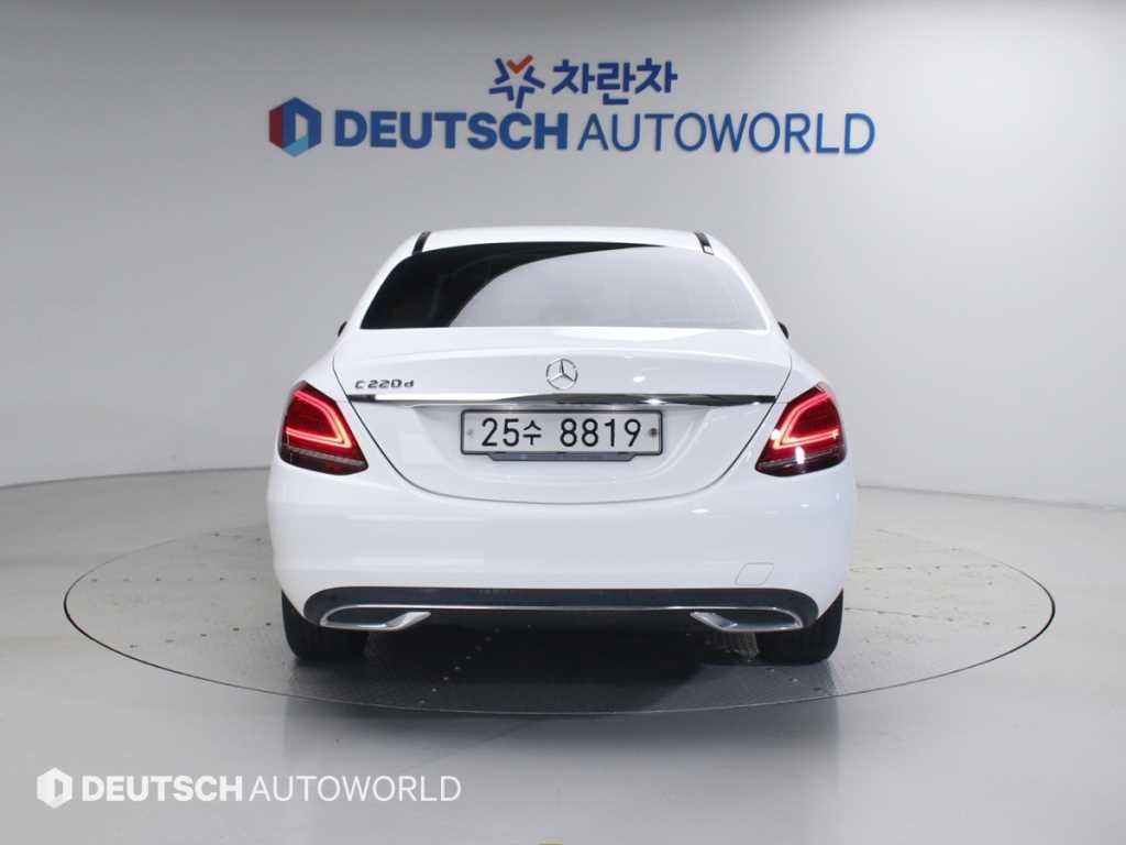벤츠 C 클래스 C클래스 W205 C220 d 아방가르드 이미지 4