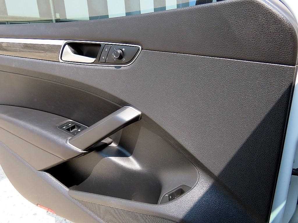 폭스바겐 파사트 더 뉴 파사트 2.0 TSI 이미지 11