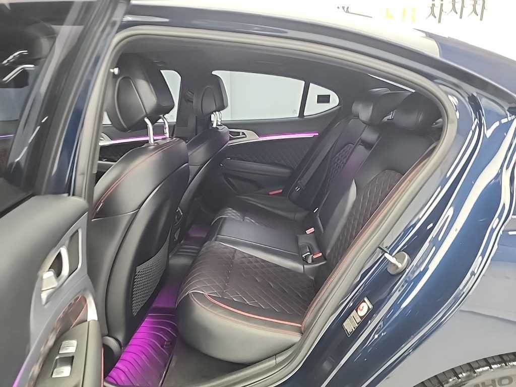 제네시스 G70 2.0T AWD 스포츠 패키지 이미지 12