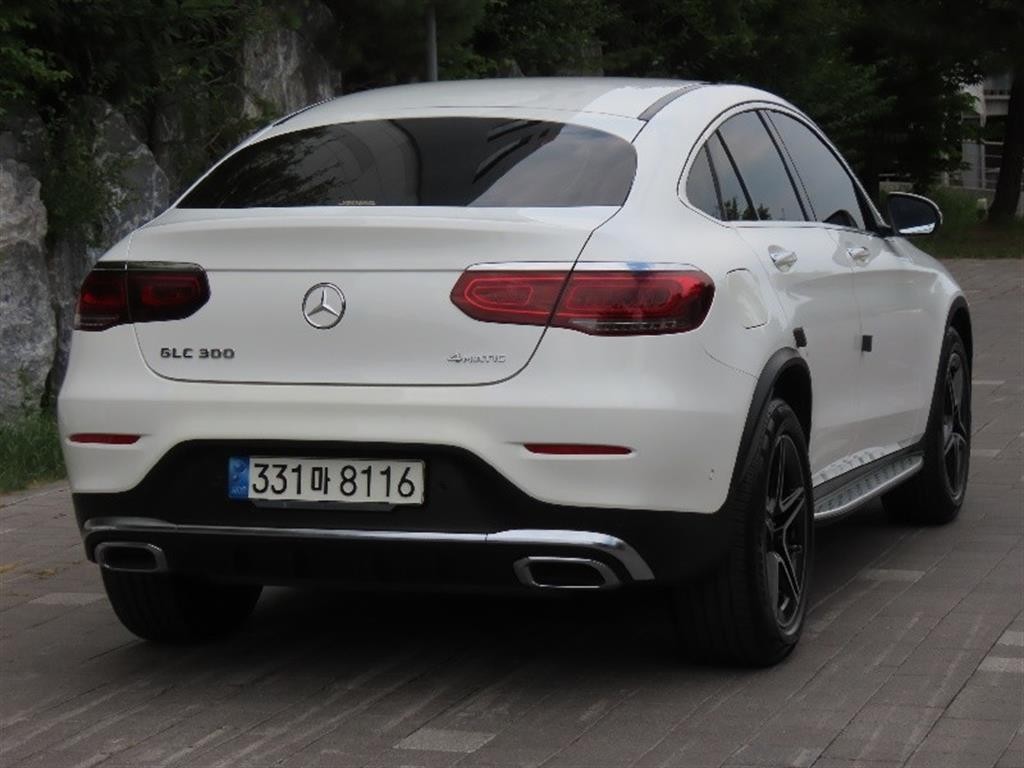 벤츠 GLC 클래스 GLC클래스 X253 GLC 300 4MATIC 쿠페 이미지 3