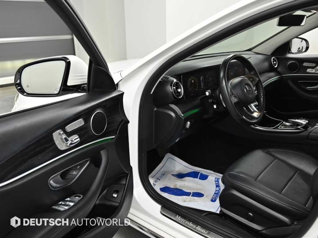 벤츠 E 클래스 E-클래스 W213 E300 아방가르드 이미지 11