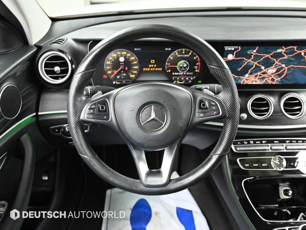 벤츠 E 클래스 E-클래스 W213 E300 아방가르드 이미지 13