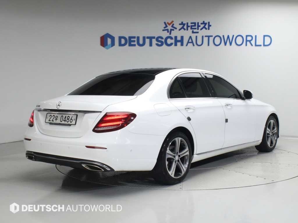 벤츠 E 클래스 E-클래스 W213 E300 아방가르드 이미지 2