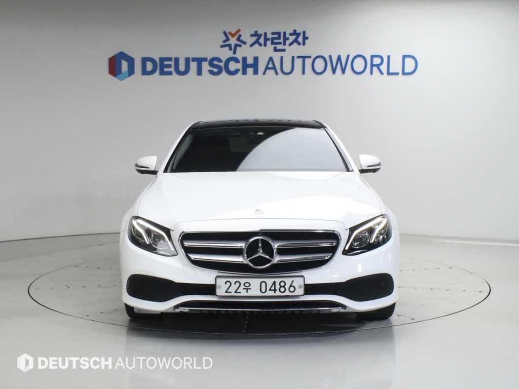 벤츠 E 클래스 E-클래스 W213 E300 아방가르드 이미지 3