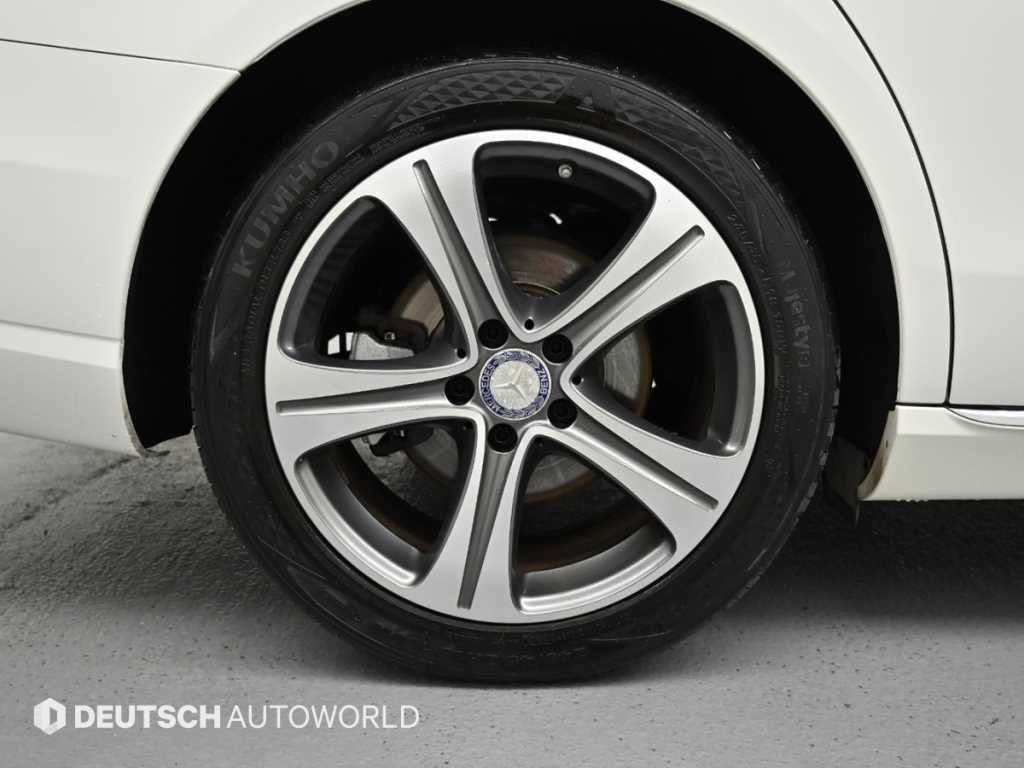 벤츠 E 클래스 E-클래스 W213 E300 아방가르드 이미지 5