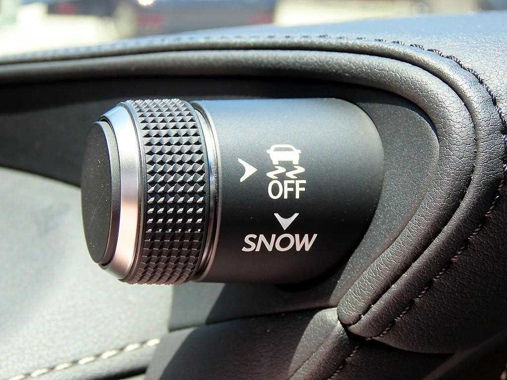 렉서스 LS LS500h 3.5 플래티넘 AWD 이미지 16
