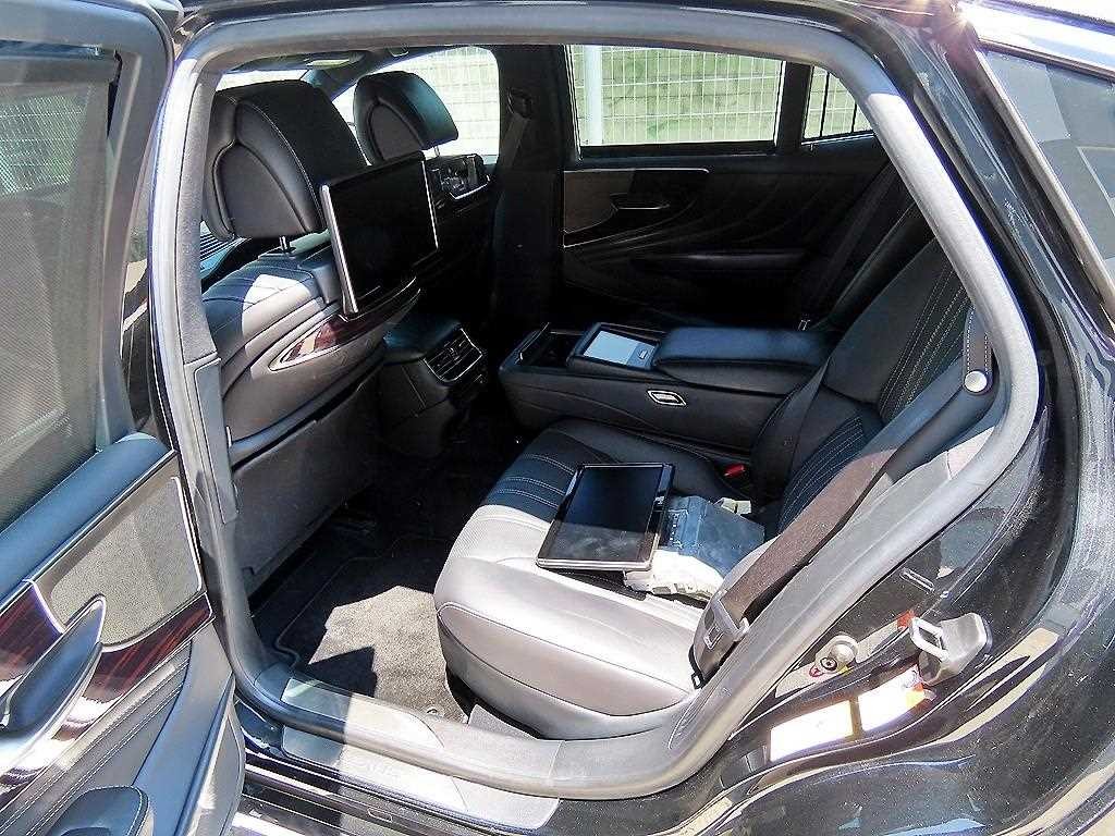 렉서스 LS LS500h 3.5 플래티넘 AWD 이미지 6