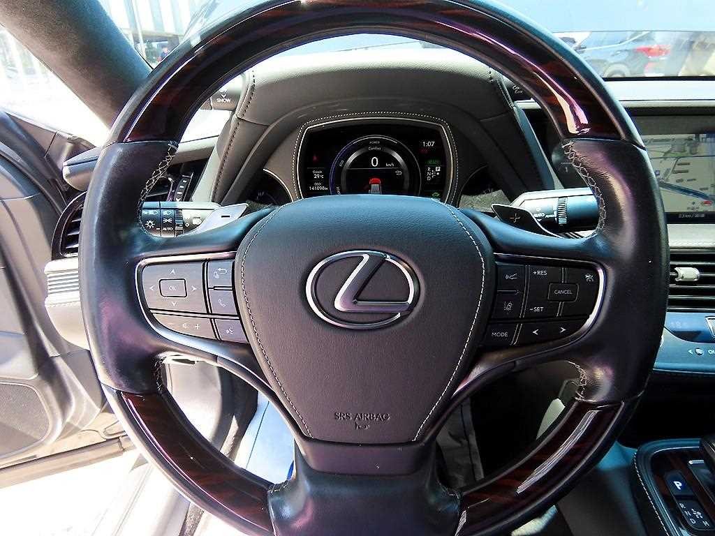 렉서스 LS LS500h 3.5 플래티넘 AWD 이미지 8