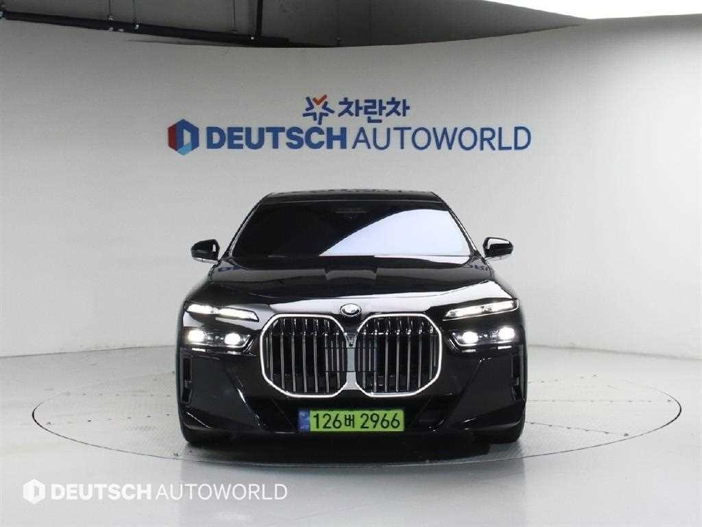 BMW 7시리즈 7시리즈 (G70) 740d xDrive M 스포츠 이미지 3