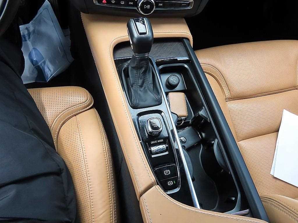 볼보 V90 V90 크로스컨트리 T5 AWD 이미지 11