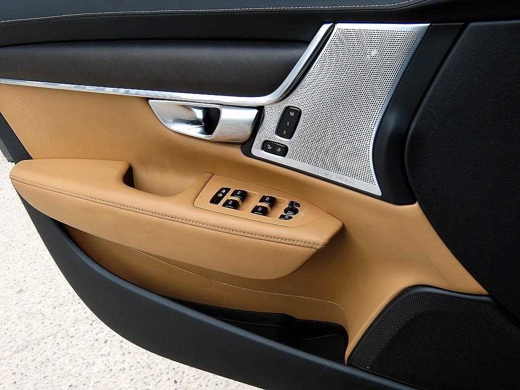 볼보 V90 V90 크로스컨트리 T5 AWD 이미지 12