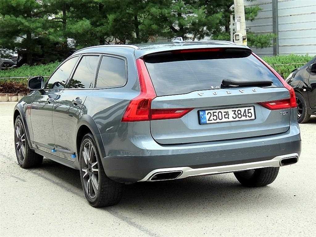 볼보 V90 V90 크로스컨트리 T5 AWD 이미지 3