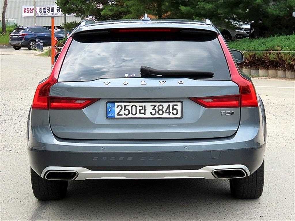 볼보 V90 V90 크로스컨트리 T5 AWD 이미지 4