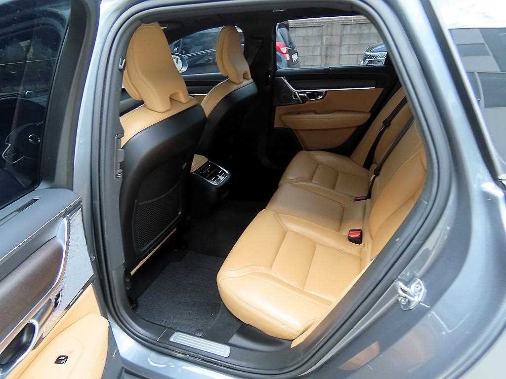 볼보 V90 V90 크로스컨트리 T5 AWD 이미지 6