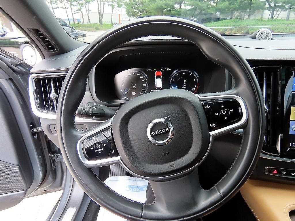 볼보 V90 V90 크로스컨트리 T5 AWD 이미지 8