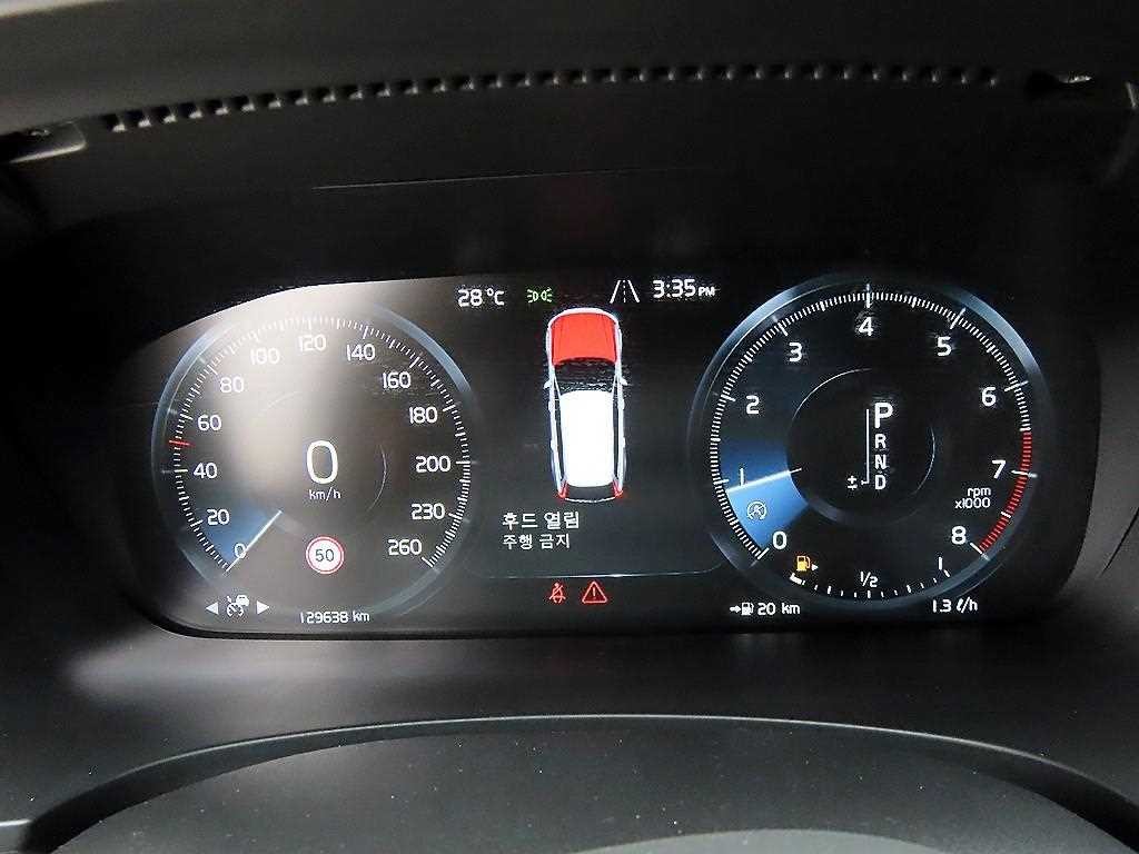볼보 V90 V90 크로스컨트리 T5 AWD 이미지 9
