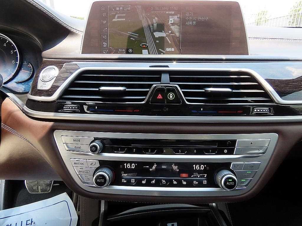 BMW 7시리즈 7시리즈 (G11) M760Li xDrive 이미지 13