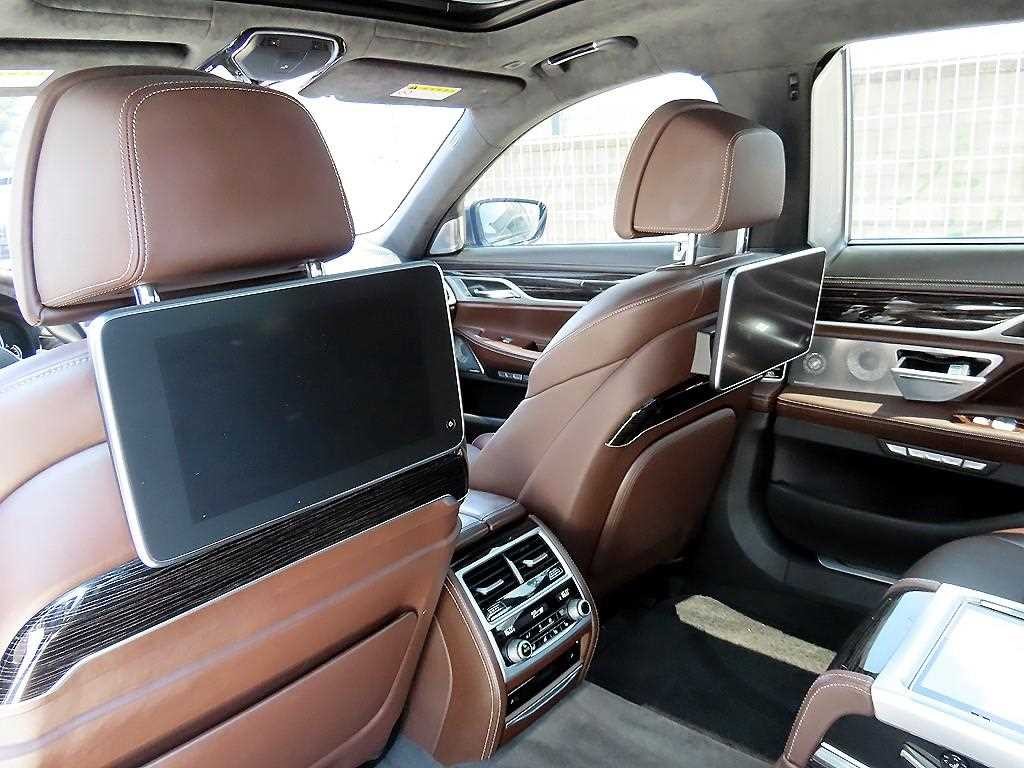 BMW 7시리즈 7시리즈 (G11) M760Li xDrive 이미지 15