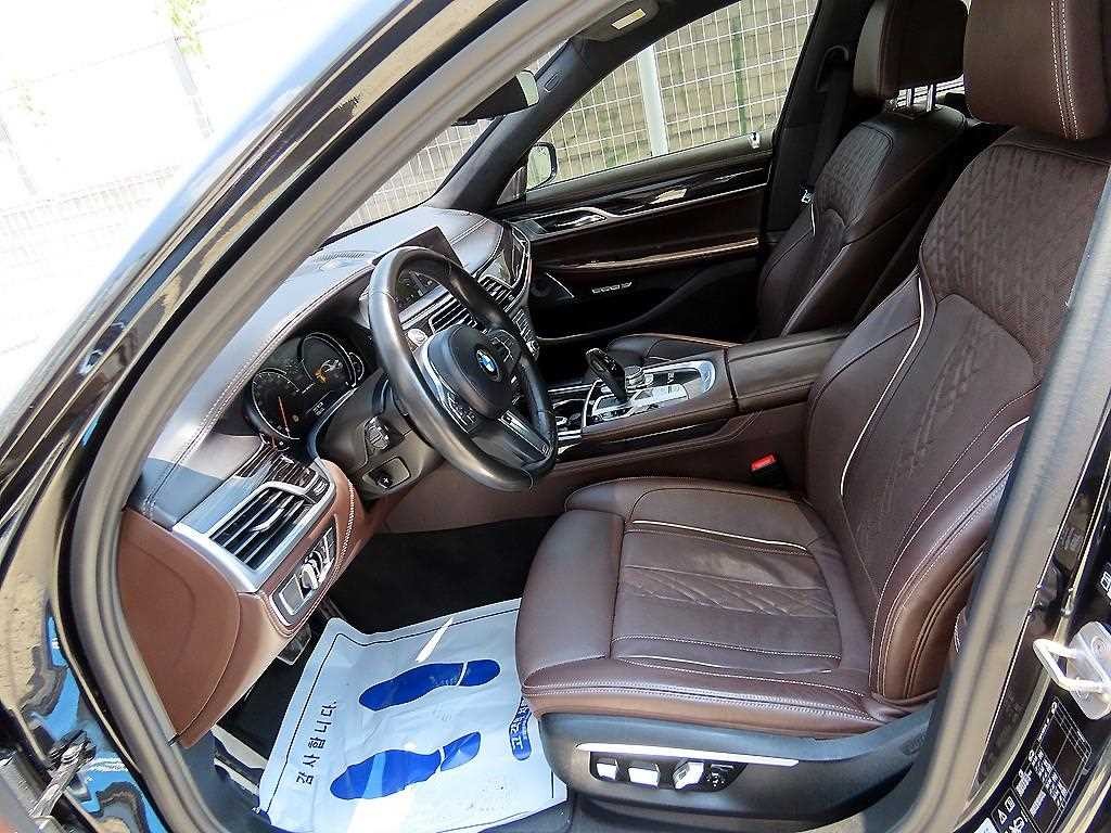 BMW 7시리즈 7시리즈 (G11) M760Li xDrive 이미지 5
