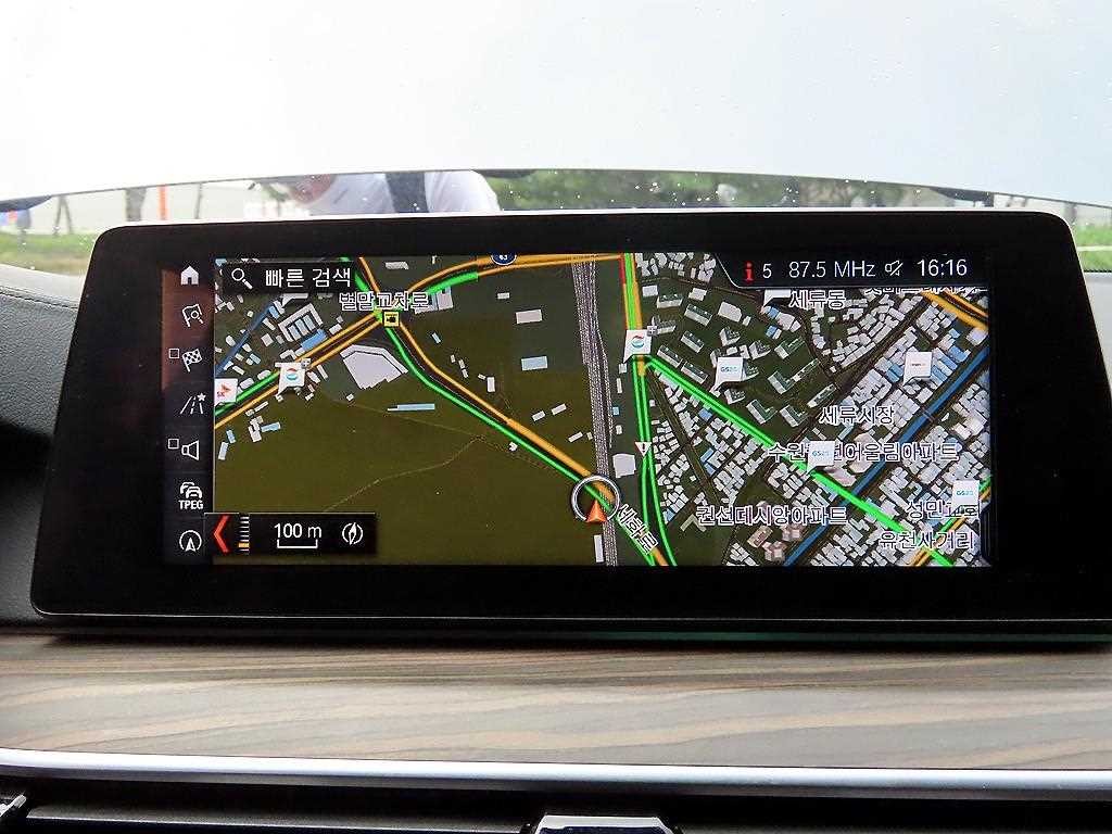 BMW 5시리즈 5시리즈 (G30) 530i xDrive M 스포츠 플러스 이미지 13
