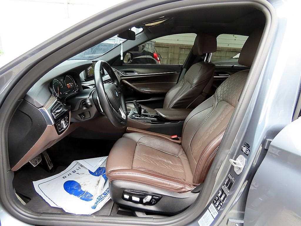 BMW 5시리즈 5시리즈 (G30) 530i xDrive M 스포츠 플러스 이미지 5
