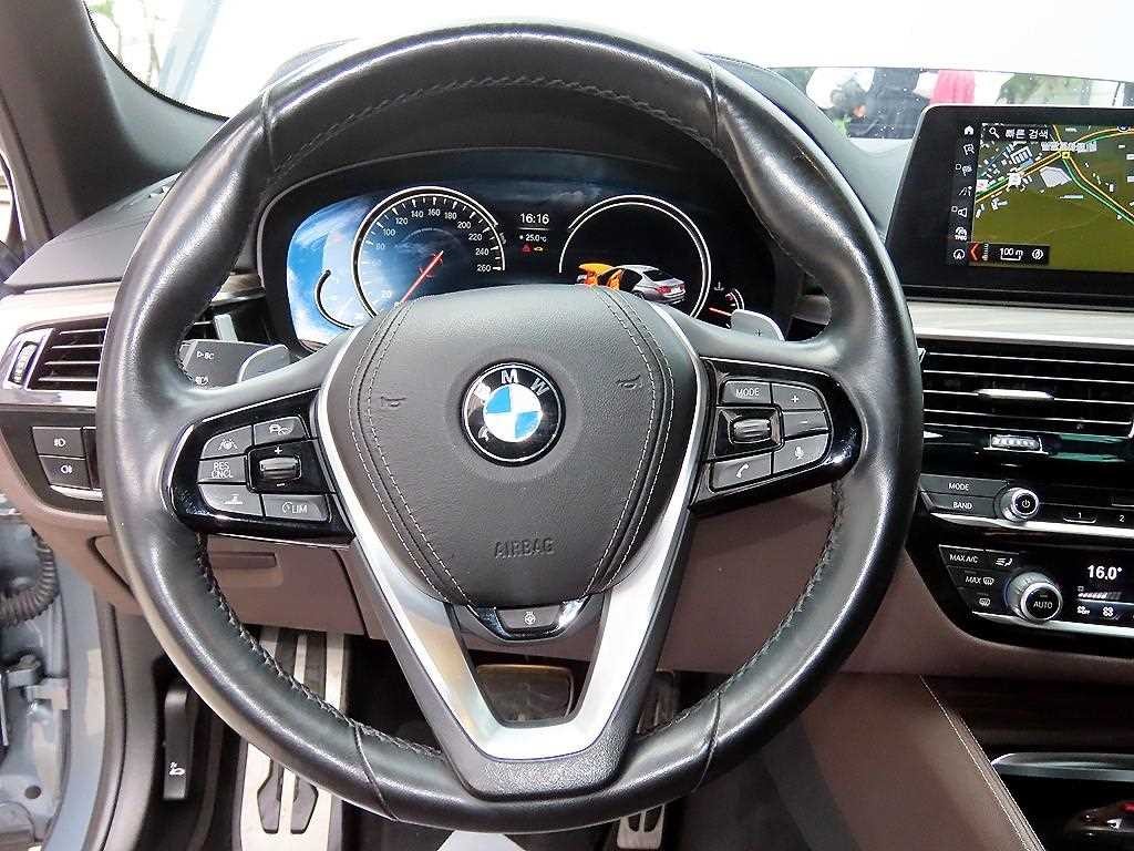 BMW 5시리즈 5시리즈 (G30) 530i xDrive M 스포츠 플러스 이미지 8