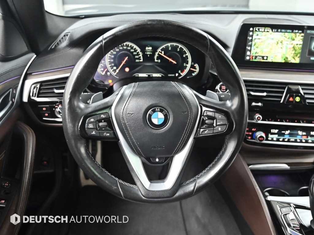 BMW 5시리즈 5시리즈 (G30) 520d xDrive M 스포츠 플러스 이미지 13