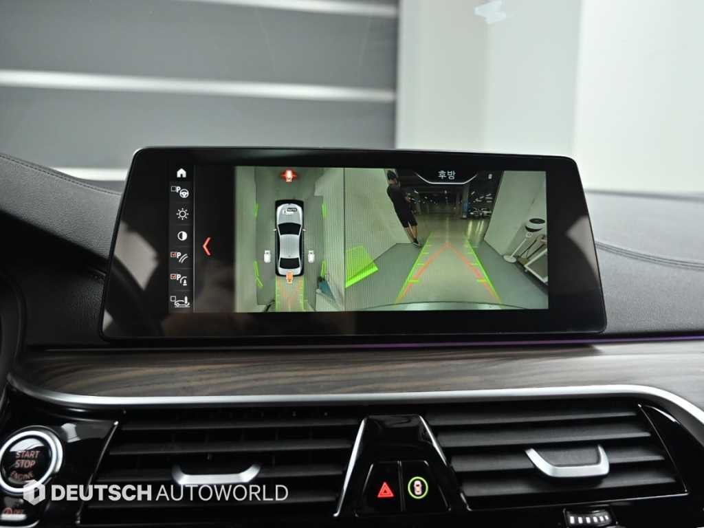 BMW 5시리즈 5시리즈 (G30) 520d xDrive M 스포츠 플러스 이미지 15
