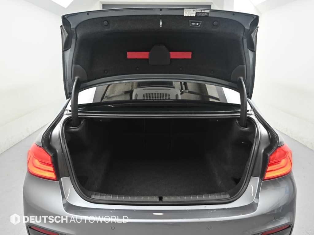 BMW 5시리즈 5시리즈 (G30) 520d xDrive M 스포츠 플러스 이미지 19