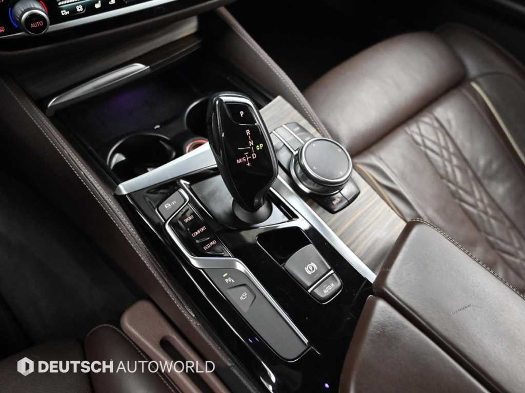 BMW 5시리즈 5시리즈 (G30) 520d xDrive M 스포츠 플러스 이미지 9