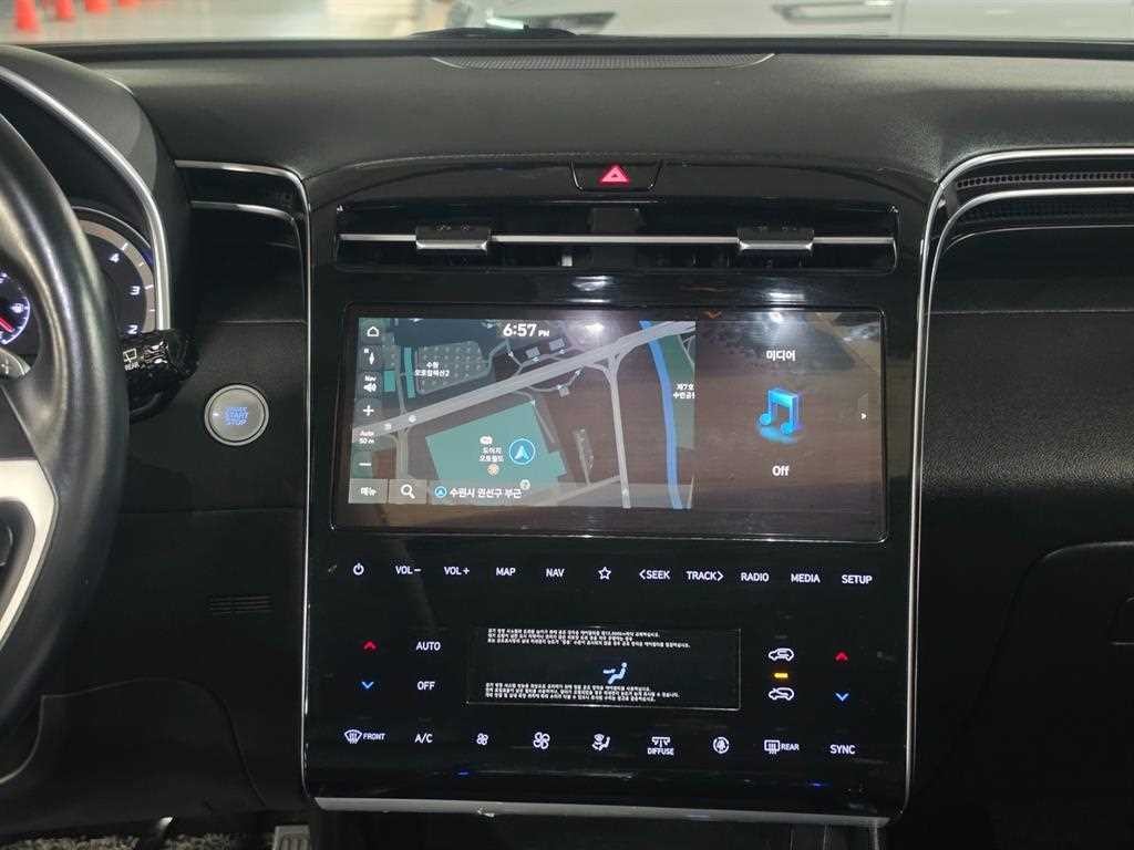 현대 투싼 투싼 (NX4) 디젤 2.0 2WD 프리미엄 이미지 11