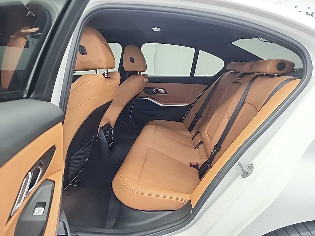 BMW 3시리즈 3시리즈 (G20) 330e M 스포츠 이미지 12