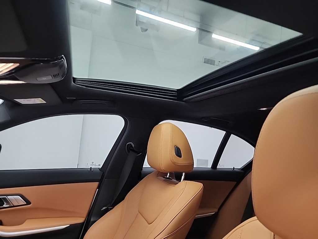 BMW 3시리즈 3시리즈 (G20) 330e M 스포츠 이미지 14