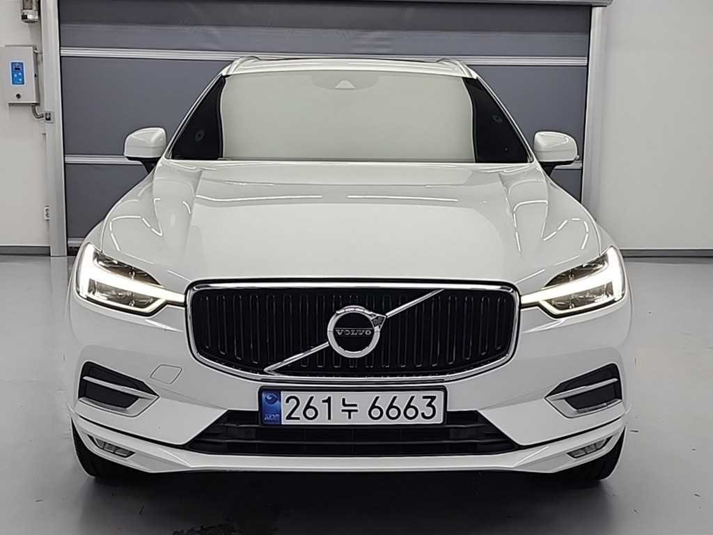 볼보 XC60 XC60(2세대) D5 AWD 모멘텀 이미지 2