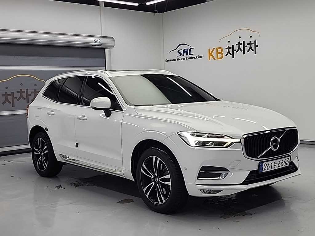 볼보 XC60 XC60(2세대) D5 AWD 모멘텀 이미지 4