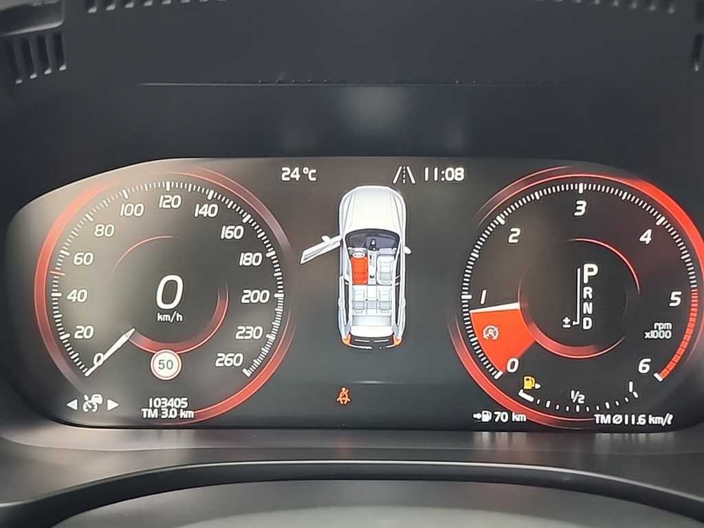 볼보 XC60 XC60(2세대) D5 AWD 모멘텀 이미지 6