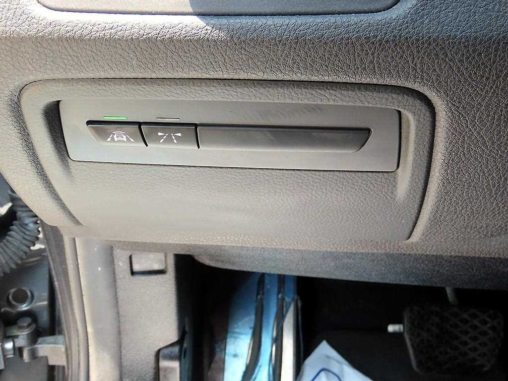 BMW 3시리즈 3시리즈 (F30) 320i M 스포츠 이미지 13
