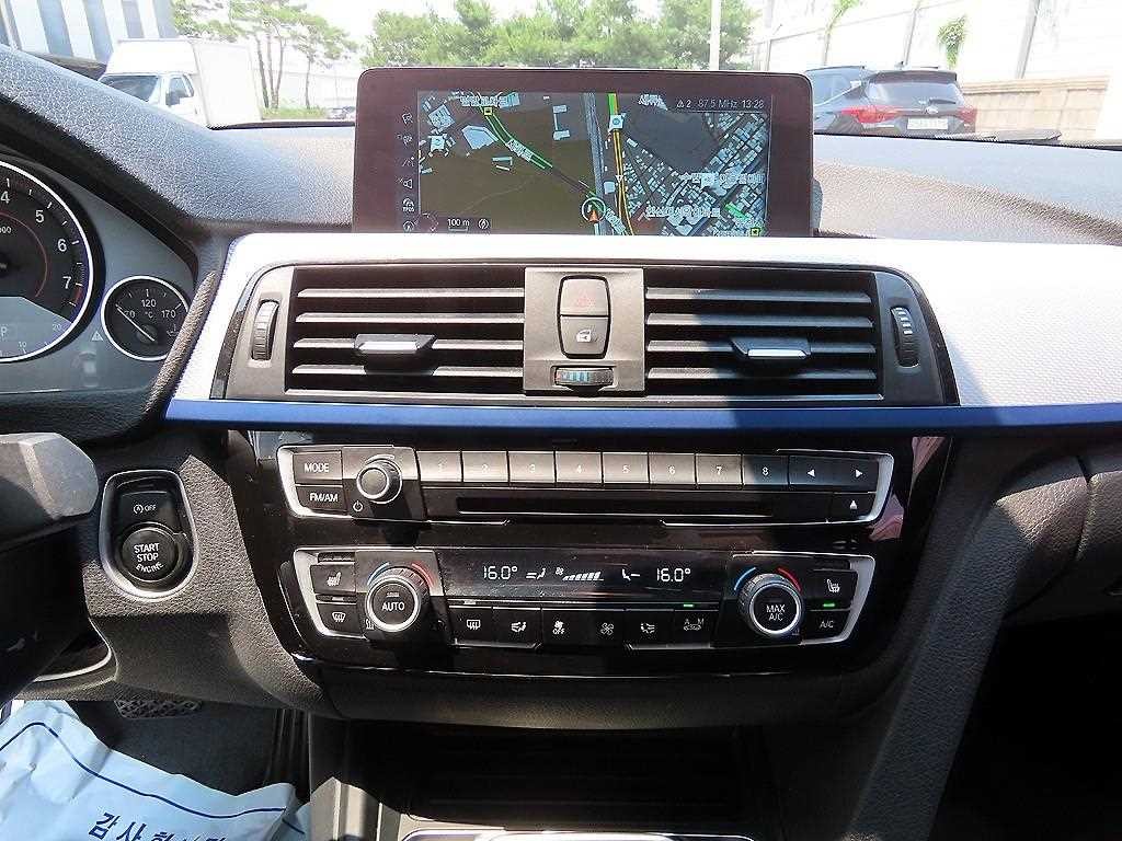 BMW 3시리즈 3시리즈 (F30) 320i M 스포츠 이미지 14